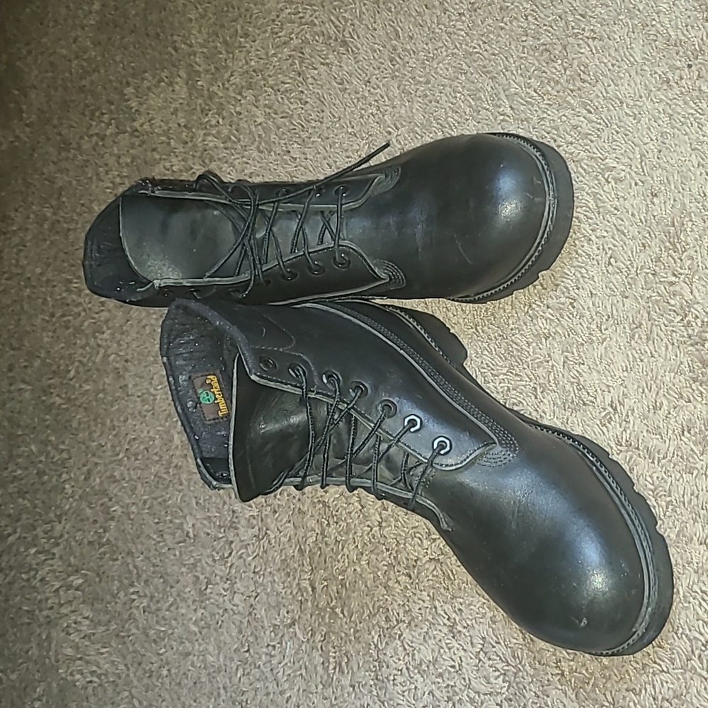 Timberland size 10.5 medium,black 6" classic boots